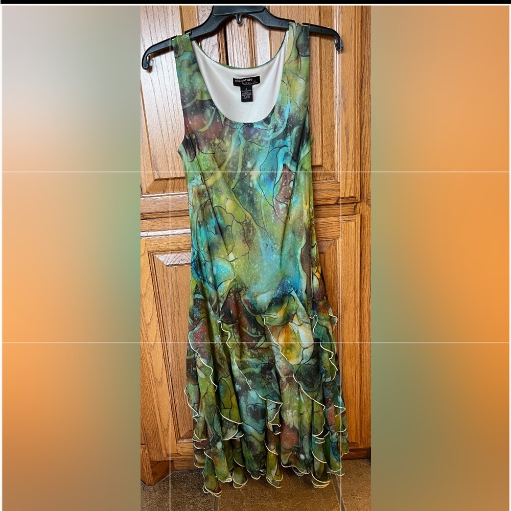 Summer fully lined dress. Sleeveless ruffled